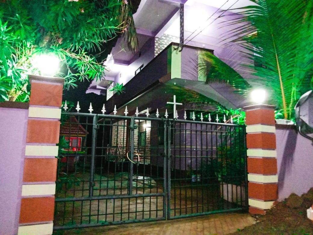 Vian Homestay Honāvar Esterno foto