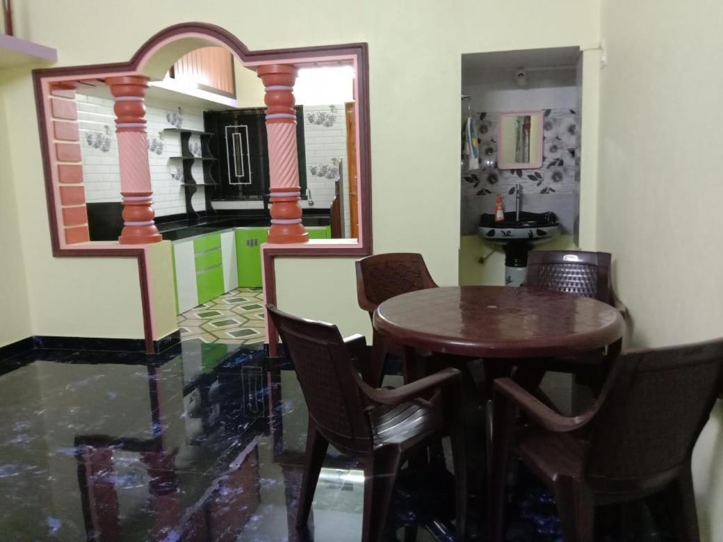 Vian Homestay Honāvar Esterno foto